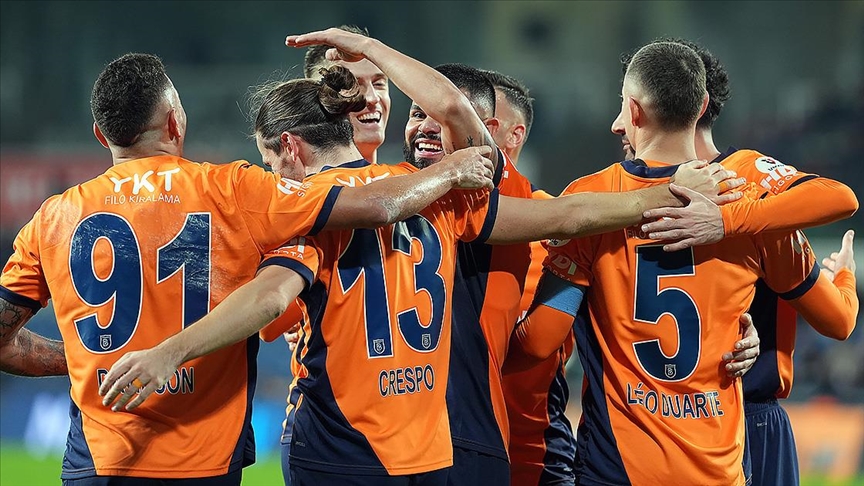 Trendyol Süper Lig’in 15. haftasında RAMS Başakşehir ile Atakaş Hatayspor,