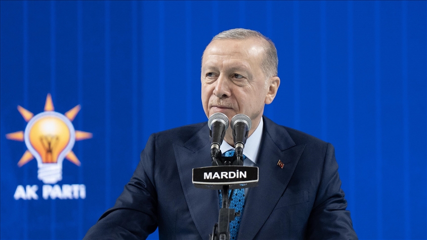 Cumhurbaşkanı Erdoğan, "Zalimin karşısında, mazlumun yanında durmak suretiyle tarihin doğru