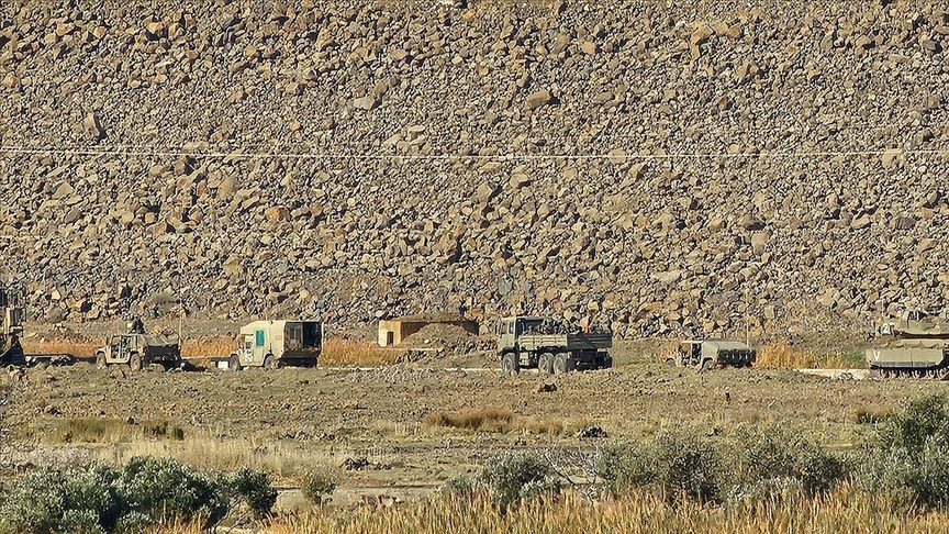 İsrail ordusunun Suriye'nin Kuneytra ilinde işgal ettiği Süveyse köyü sakinleri,