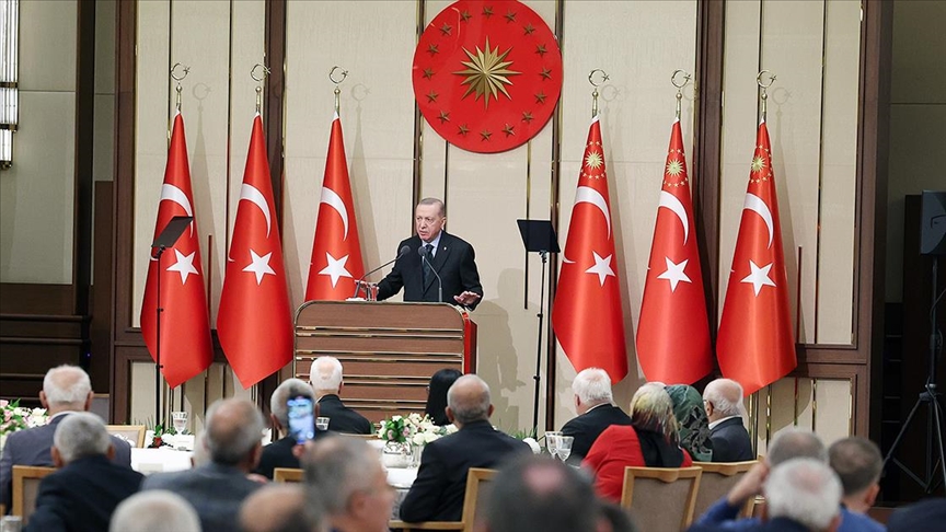 Cumhurbaşkanı Erdoğan, "Bugüne kadar olduğu gibi bundan sonra da emeklilerimizi