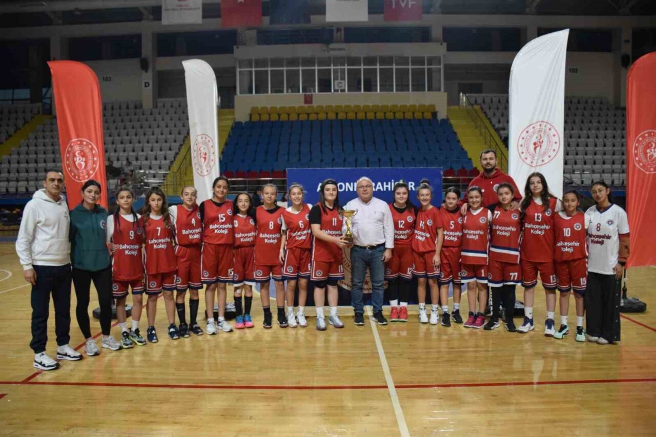 Okul Sporları kulüpler arası U-14 Kızlar Basketbol Müsabakaları, Prof. Dr.