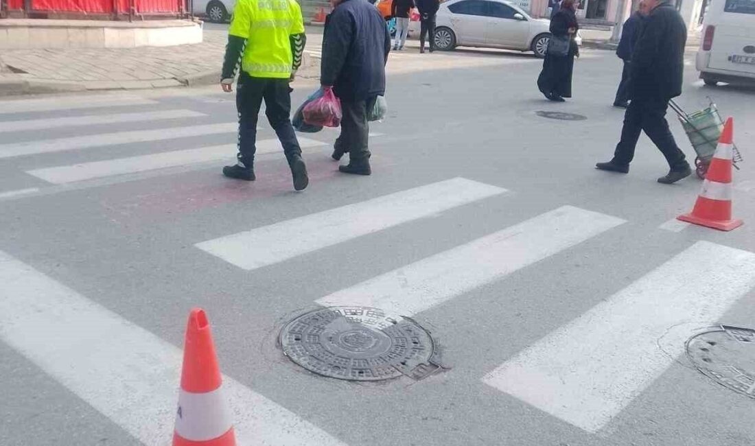 Afyonkarahisar’da polis tarafından yayaların karıştığı trafik kazalarının önlenmesi için denetimlerin