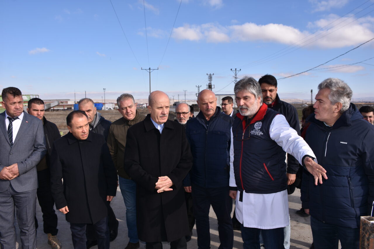 - "Veteriner fakültesine ait araştırma merkezlerinin uygulama alanlarının daha da