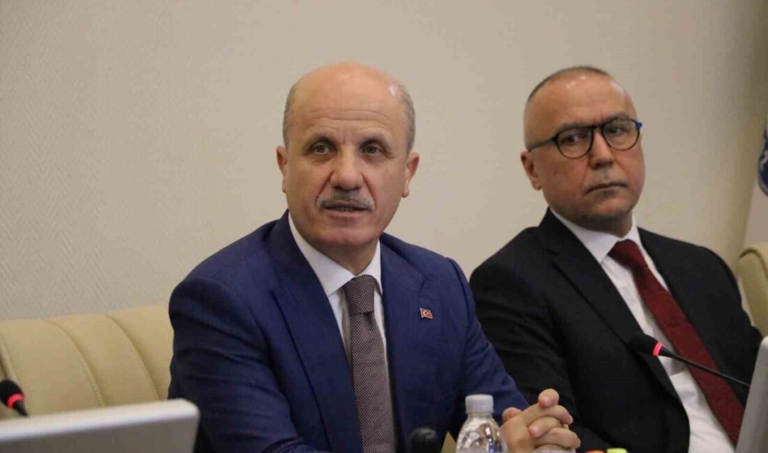 YÖK Başkanı Özvar: “Dünyada yeşil kampüsler üzerine yapılan bir sıralamada Türk üniversiteleri ciddi bir başarı elde etti” Yükseköğretim Kurulu (YÖK) Başkanı Prof. Dr. Erol Özvar, dünya genelinde