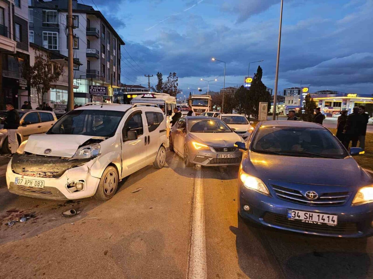 Afyonkarahisar’da meydana gelen ve şehir içi yolcu minibüsü ile 4