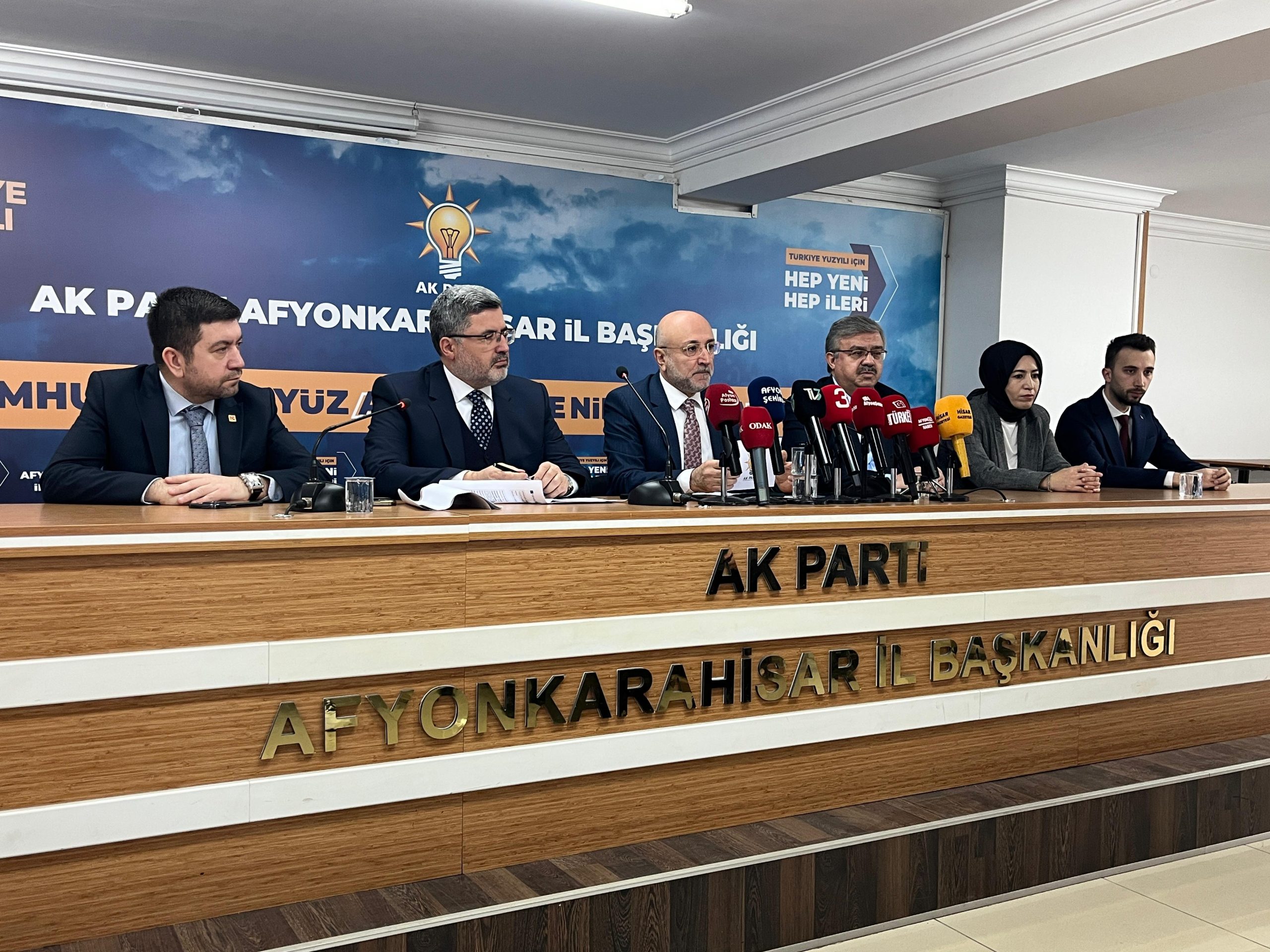 AK Parti Afyonkarahisar İl Başkanı Turgay Şahin’in başkanlığında Milletvekilleri Ali