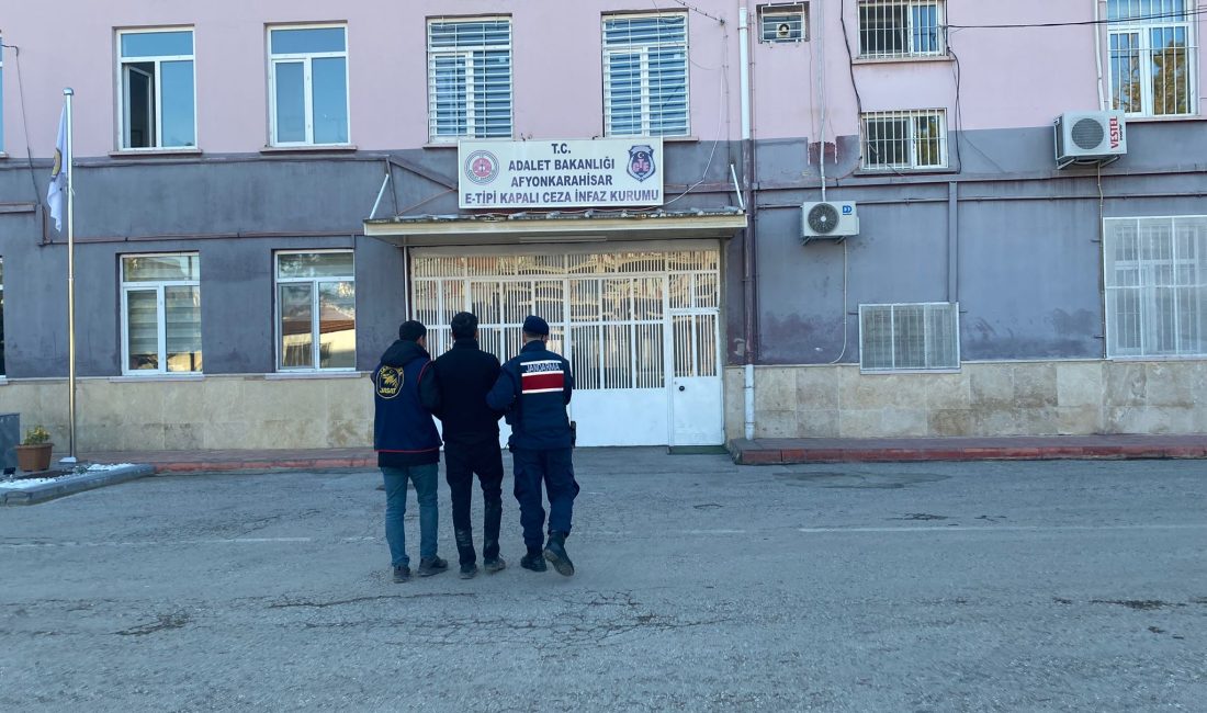 Kesinleşmiş hapis cezası bulunan 3 şahıs, Afyonkarahisar Jandarmasının başarılı operasyonları