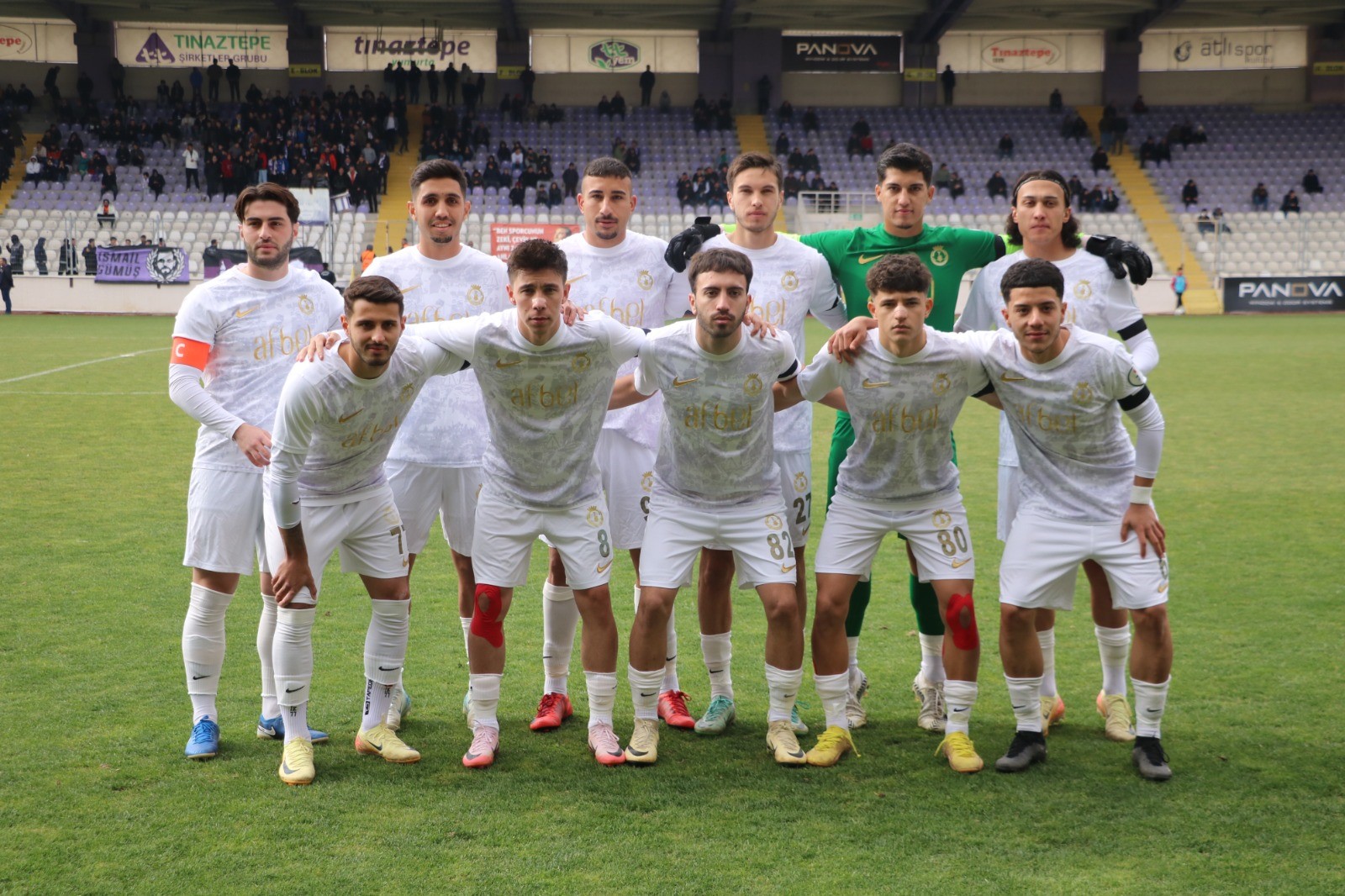 18 yaşındaki orta saha oyuncusu İsmail Mert Bayrak Afyonspor u-19