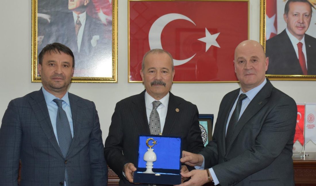 Milliyetçi Hareket Partisi Afyonkarahisar Milletvekili Mehmet Taytak ve İl Başkanı