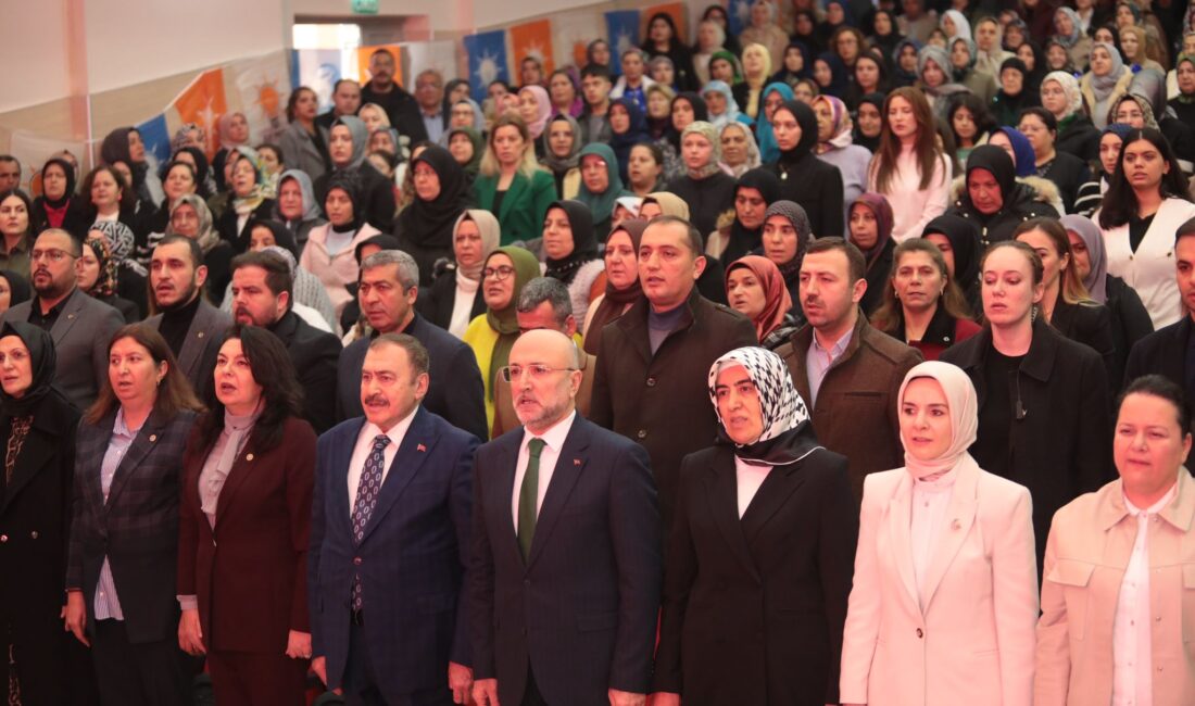 AK Parti Afyonkarahisar İl Kadın Kolları Başkanı Dilek Hanım Çengel,