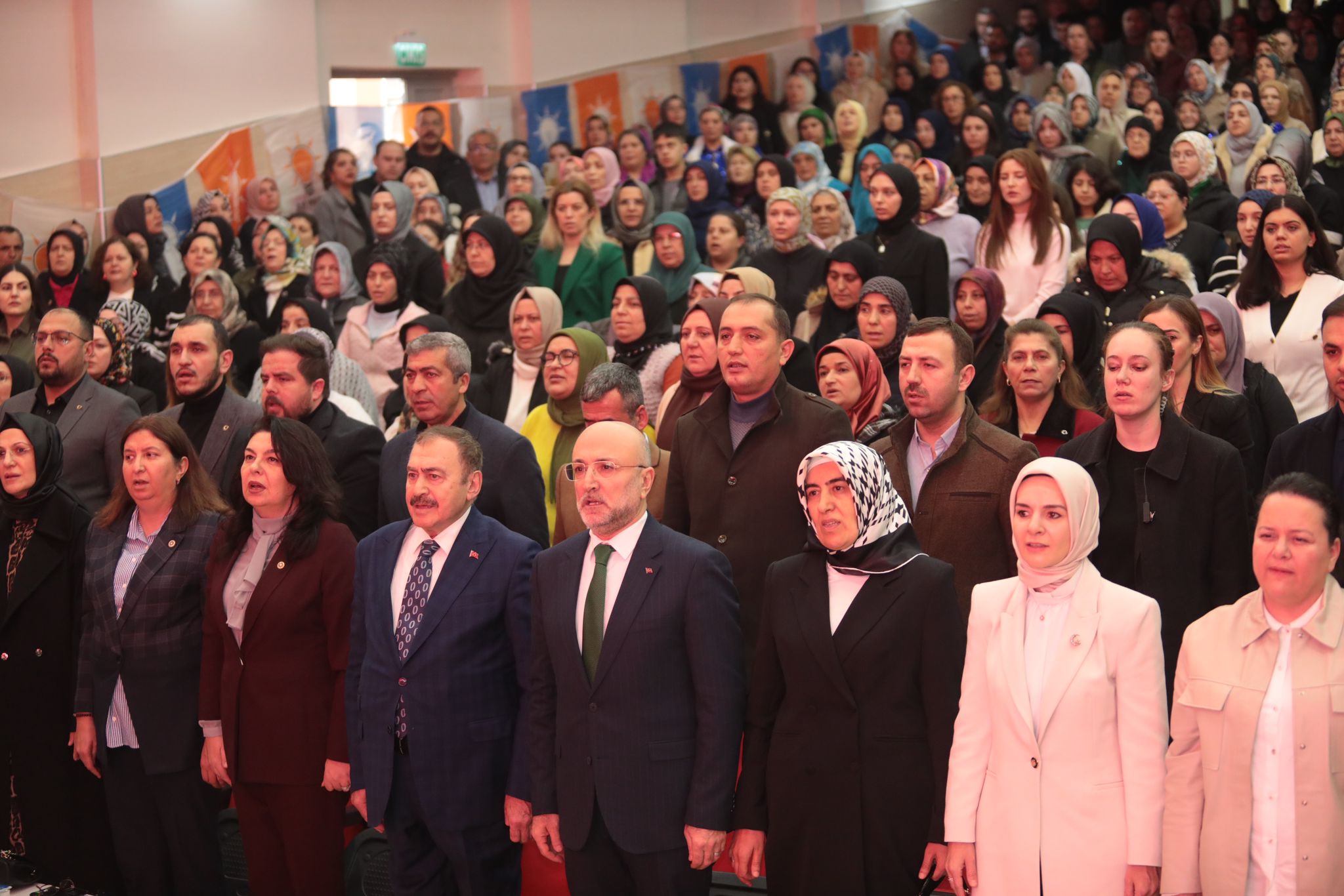 AK Parti Afyonkarahisar İl Kadın Kolları Başkanı Dilek Hanım Çengel,