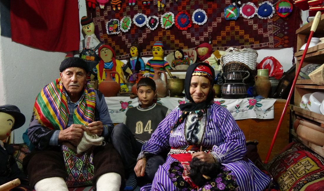 Burdur'un Aziziye köyünde yaşayan ve yörük kültürünü tanıtmak için şehir