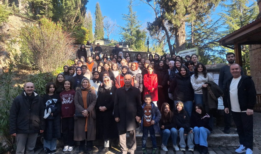Osmanlı Devleti'nin manevi kurucusu Şeyh Edebali'nin türbesi yarıyıl tatilinin başlamasıyla