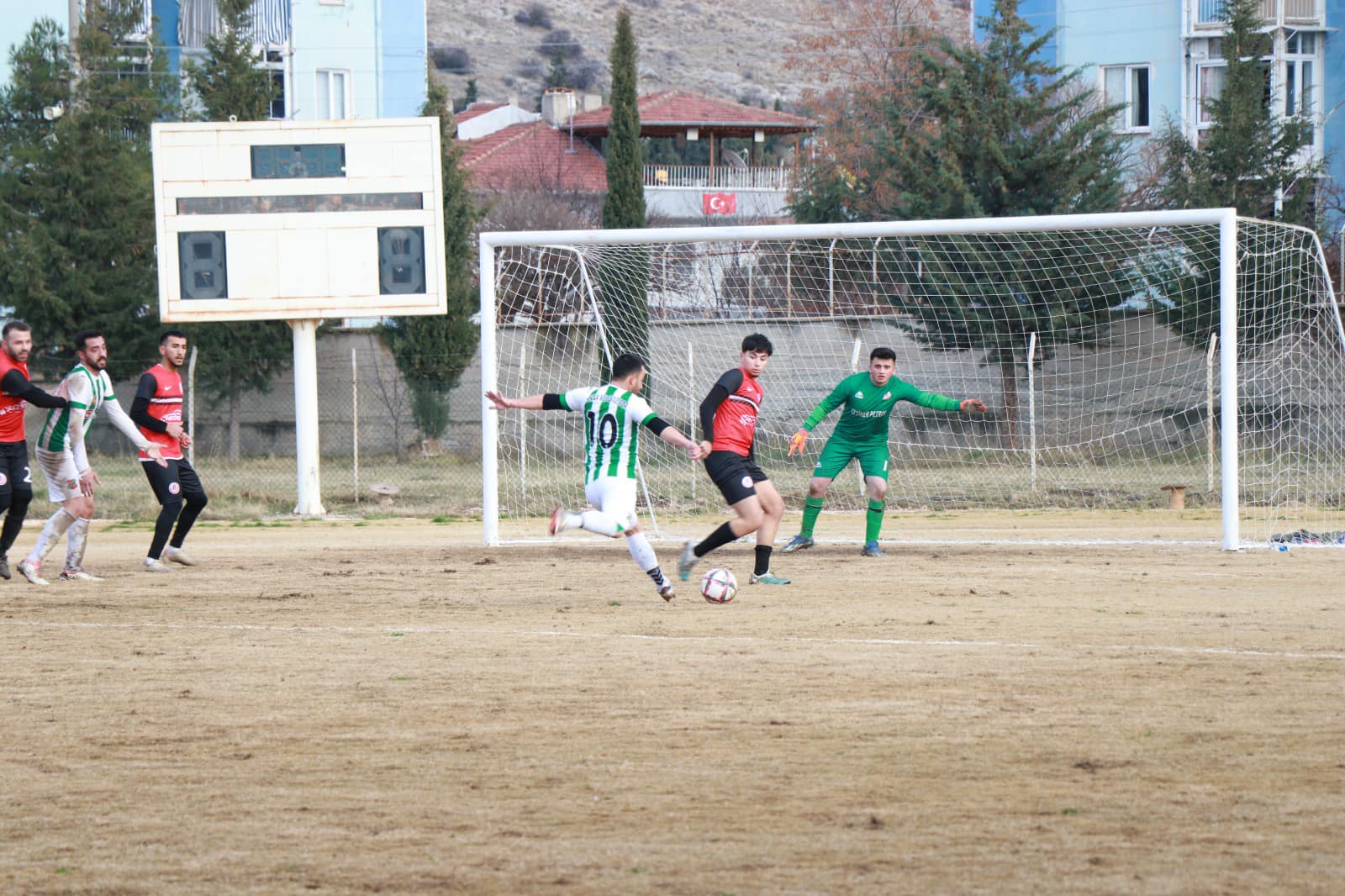 Play-Off Grubu’ndaki ilk maçından galibiyetle ayrılan Dinar Belediye Spor Kulübü,