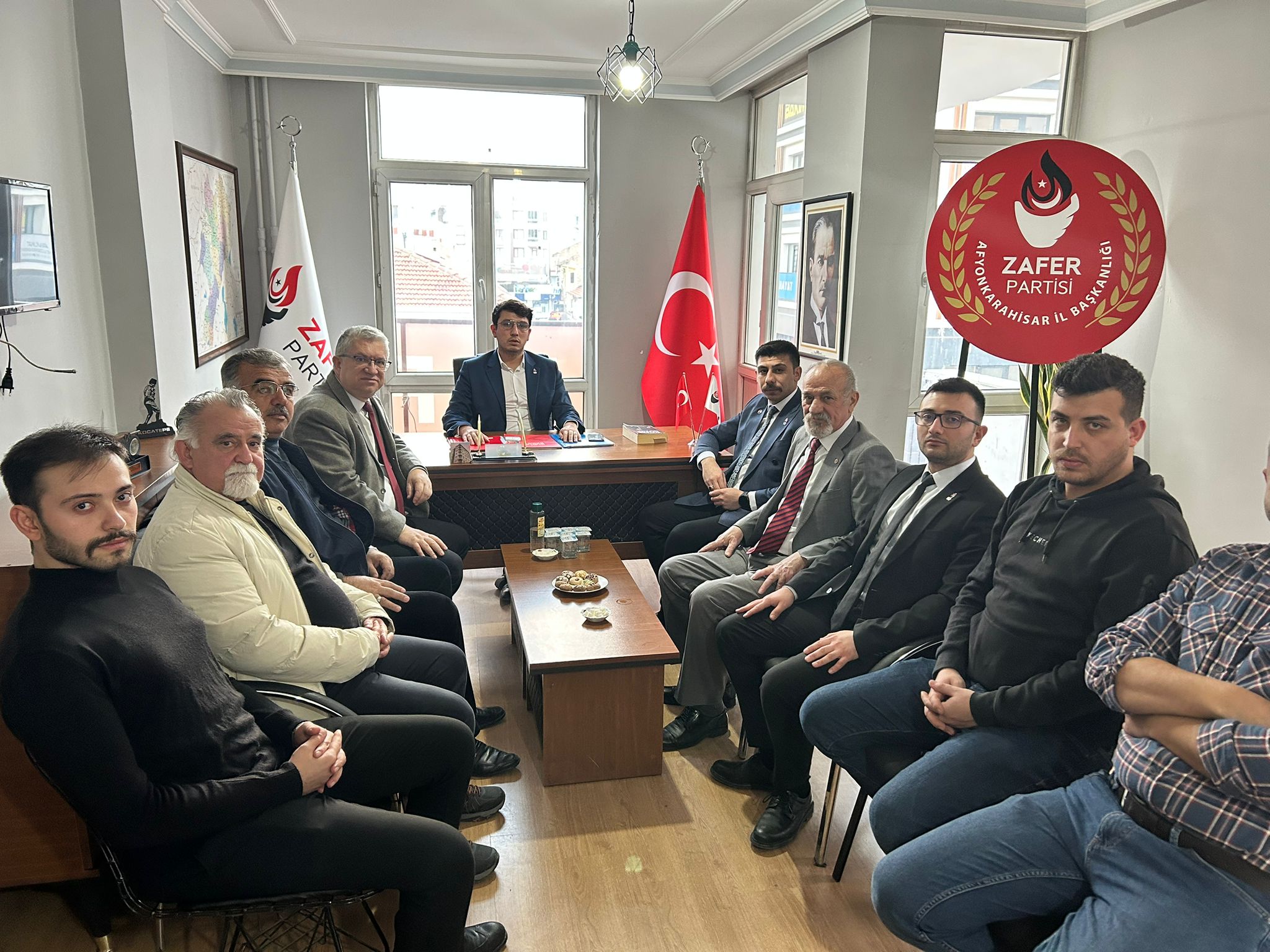 Cumhuriyet Halk Partisi Belediye Meclis Üyesi Dr. Kemal Demirkırkan beraberindeki