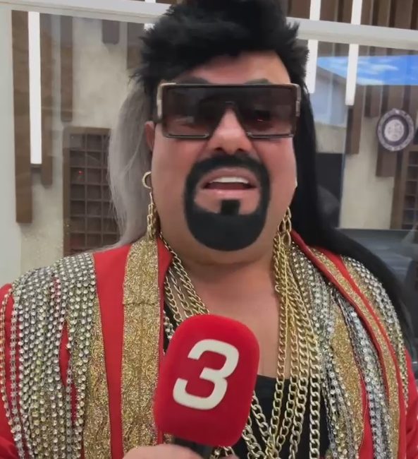 Afyonkarahisar’a konser vermek için gelen roman havaları ile damga vuran