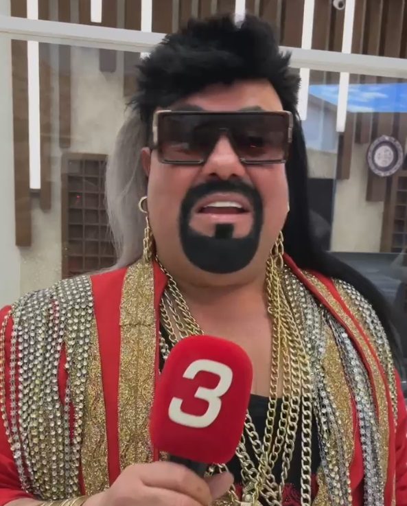 Afyonkarahisar’a konser vermek için gelen roman havaları ile damga vuran