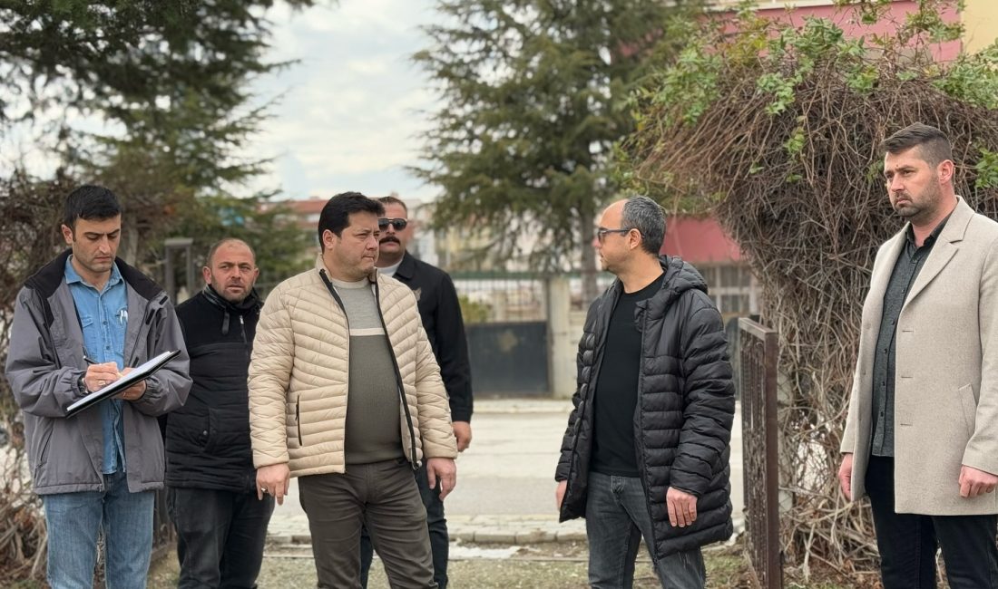 “Muhtarlarımızla birlikte yerinde çözüm üretiyoruz” Bolvadin Belediye Başkanı Derviş Aynacı, Bolvadin Muhtarlar Derneği Başkanı İbrahim