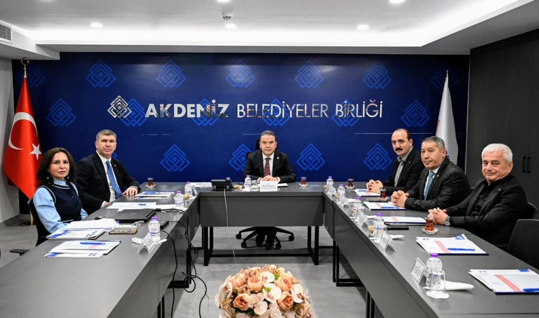 Dinar Belediye Başkanı Veysel Topçu, Akdeniz Belediyeler Birliği Encümen Toplantısı’na