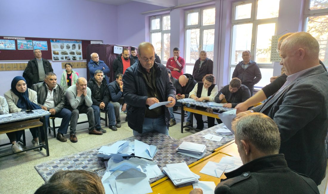 Afyonkarahisar Şuhut İlçesi İplik Mahallesi’nde Pazar günü yapılan seçimde Selma