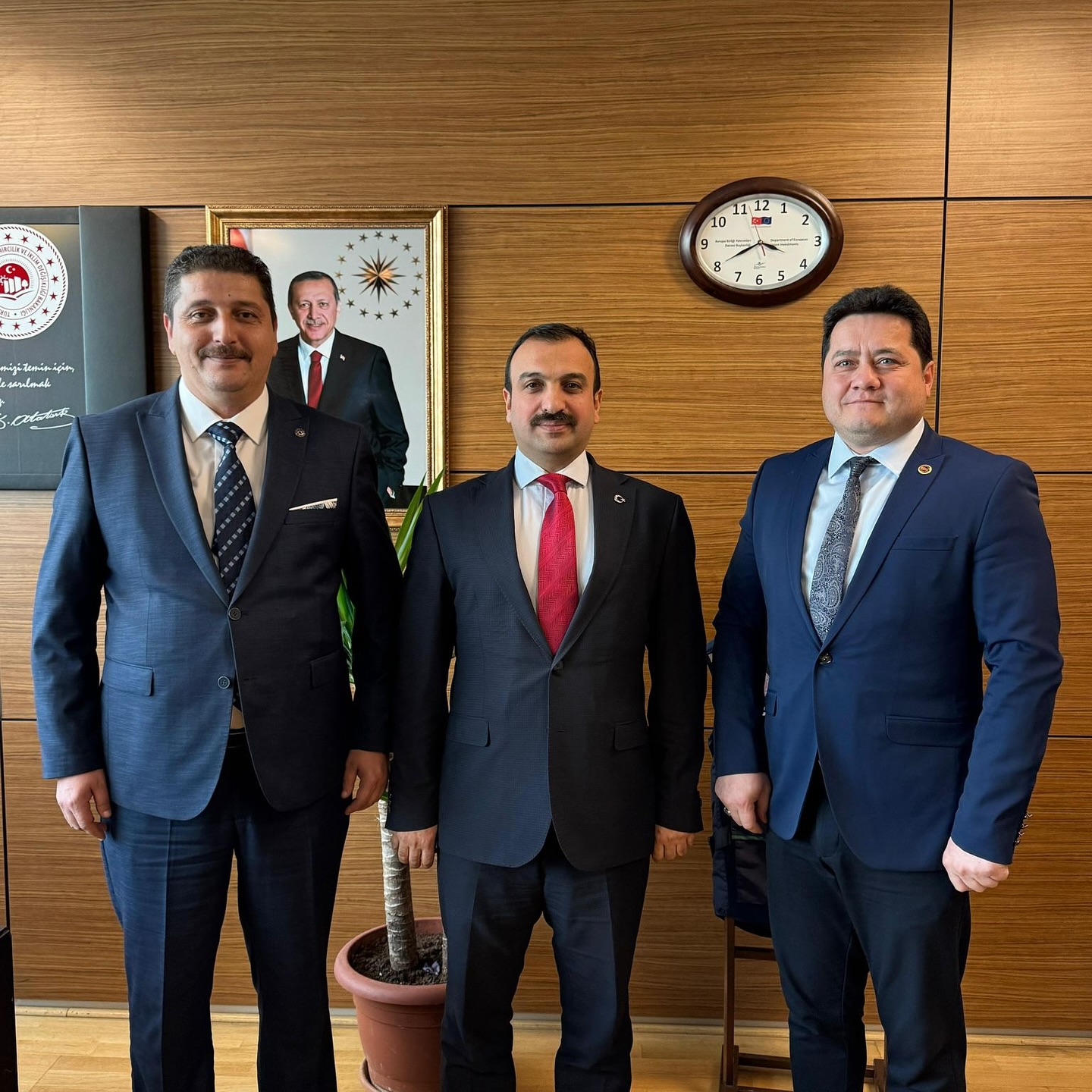 Bolvadin Belediye Başkanı Derviş Aynacı ve MHP Bolvadin İlçe Başkanı
