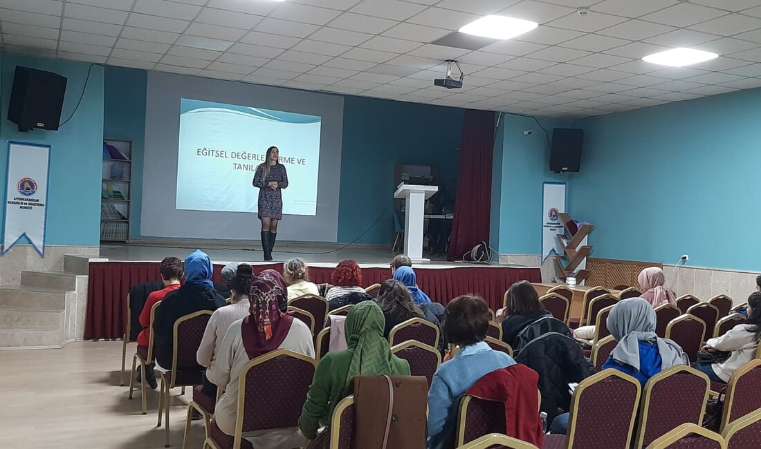Afyonkarahisar Rehberlik ve Araştırma Merkezi’nde görevli Psikolojik Danışman Tuğba Kökcür