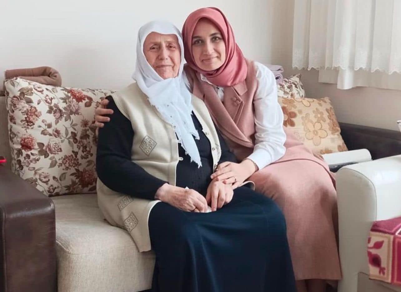 Afyonkarahisar Valisi Doç. Dr. Kübra Gürhan Yiğitbaşı’nın acı kaybı: Vali