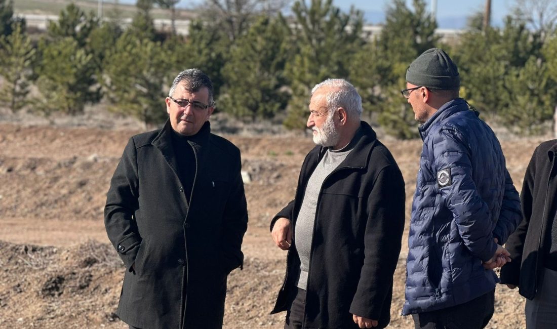 Emirdağ Belediye Başkanı Serkan Koyuncu, AK Parti İlçe Başkanı Emrah