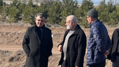 Emirdağ Belediye Başkanı Serkan Koyuncu, AK Parti İlçe Başkanı Emrah