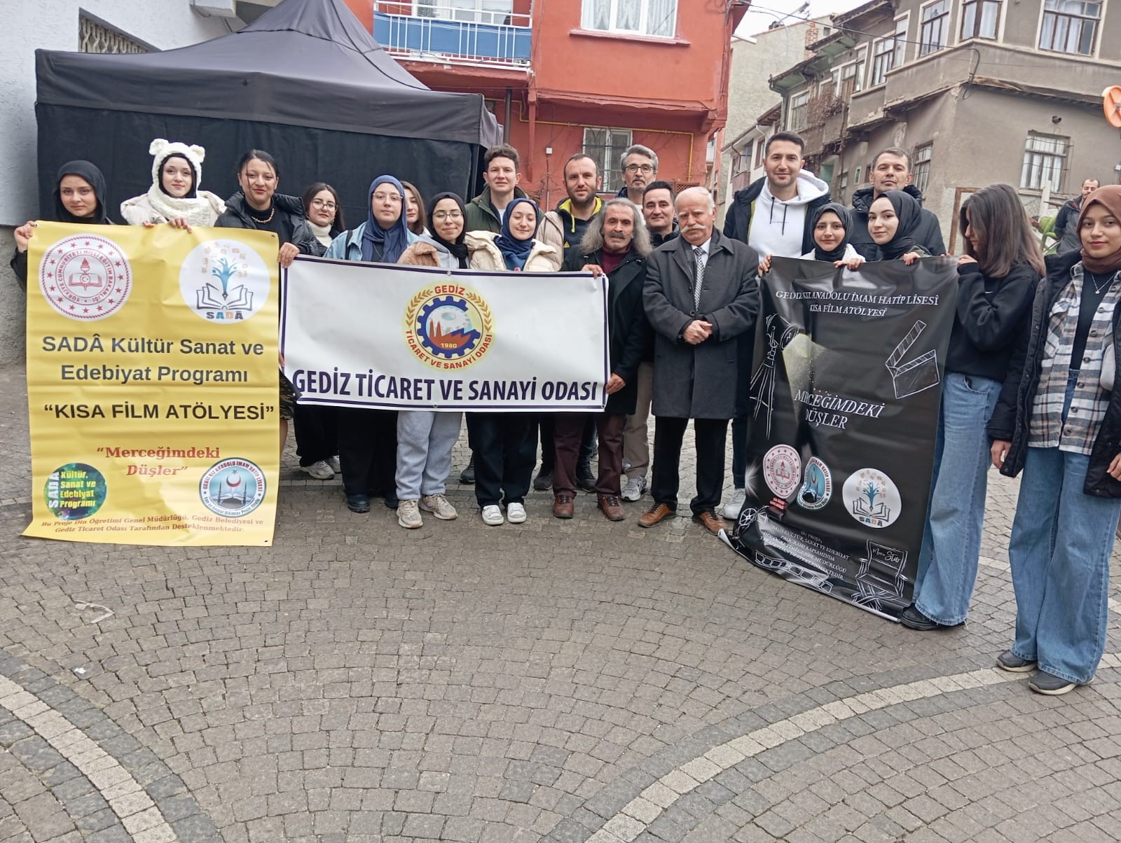 Kütahya'nın Gediz ilçesinde eğitim gören Kız Anadolu İmam Hatip Lisesi