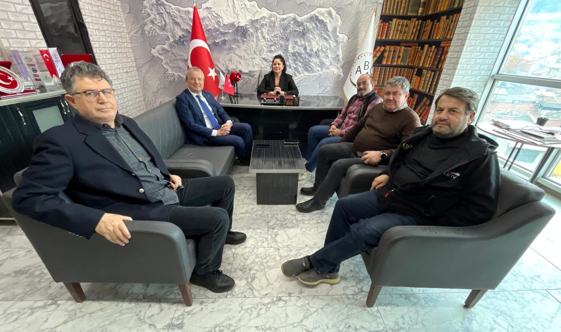 22.Dönem Afyonkarahisar Milletvekili Mahmut Koçak, Afyon Basın Cemiyeti Başkanı Selcen