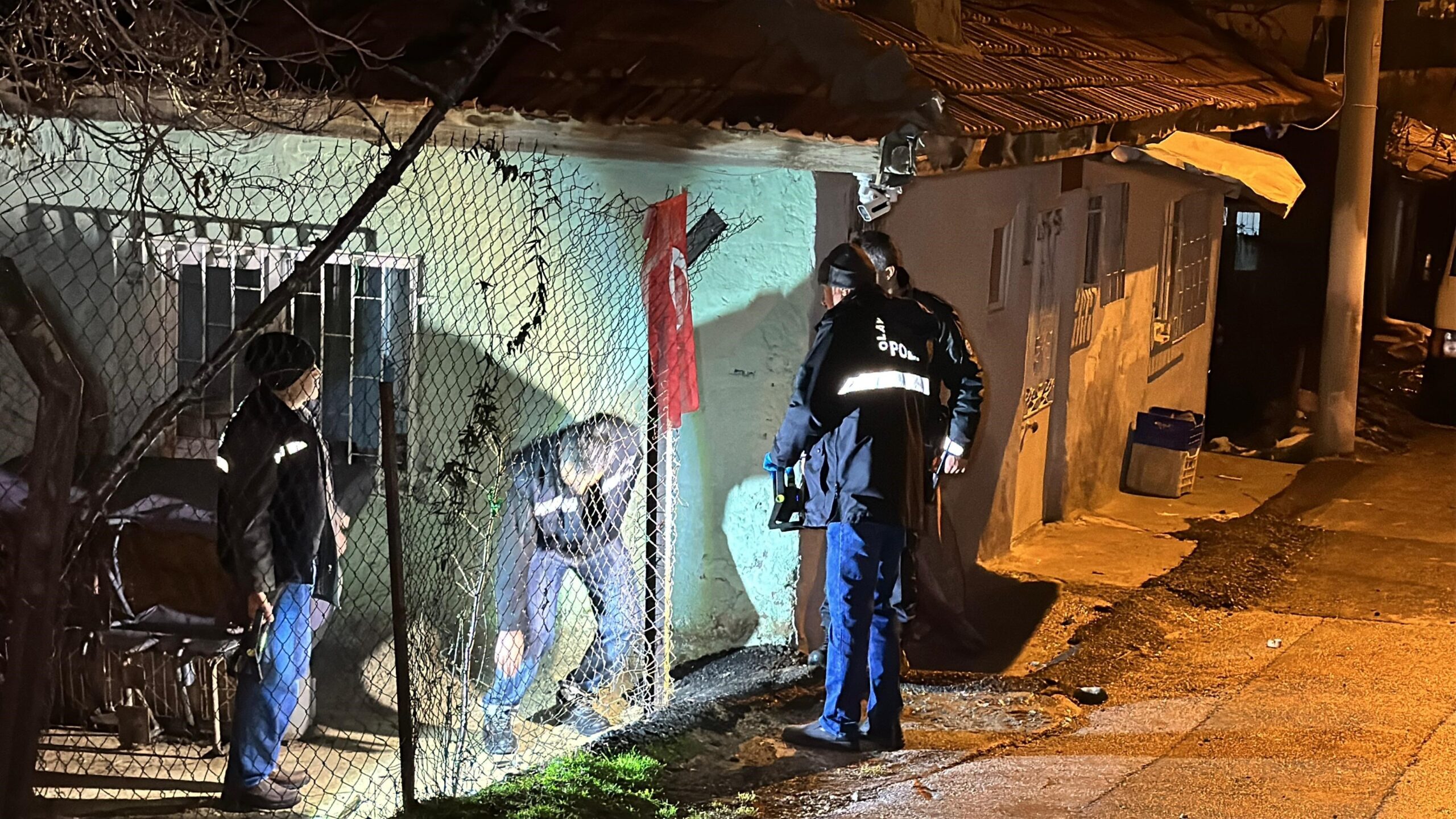 Uşak’ta eşini ve kayınbiraderini pompalı tüfekle vurarak yaralayan şahıs gözaltına
