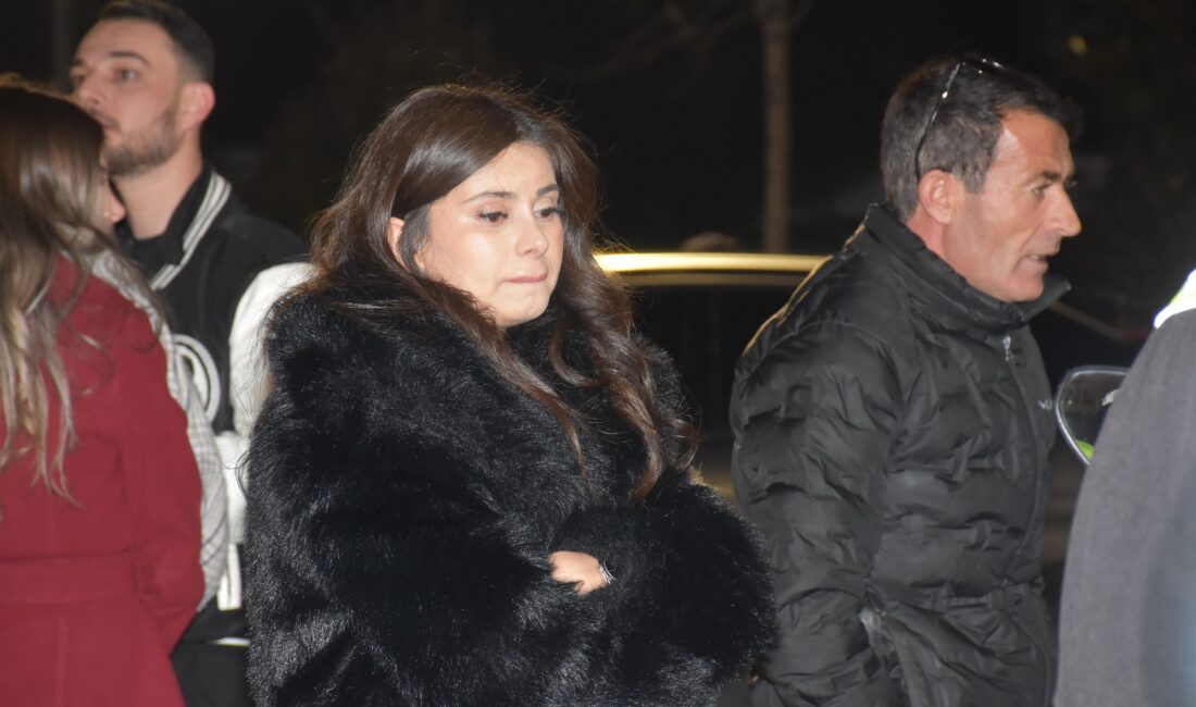 137 promil alkolle çevirmeye girdi, etraftaki herkese tepki gösterdi İzmir’in Konak ilçesinde yeni yılın ilk saatlerinde alkollü olarak araç