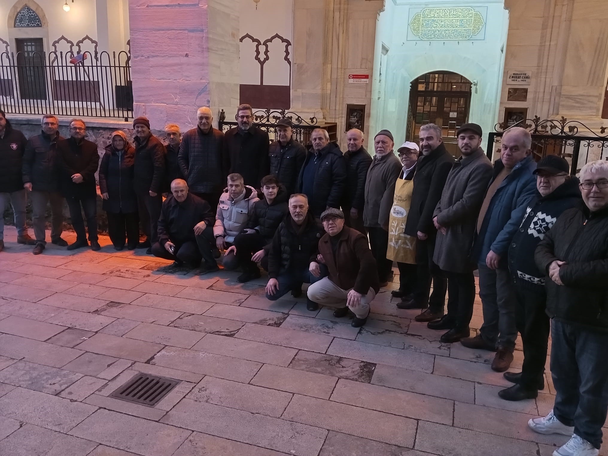 Bursa'da yılın ilk sabah namazında binlerce kişi tarihi Ulucami'ye ve
