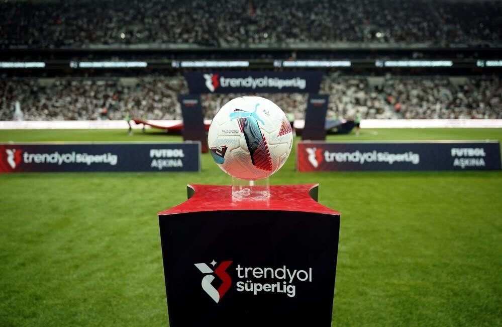 Trendyol Süper Lig'de 19. hafta üç maç ile başlayacak.
