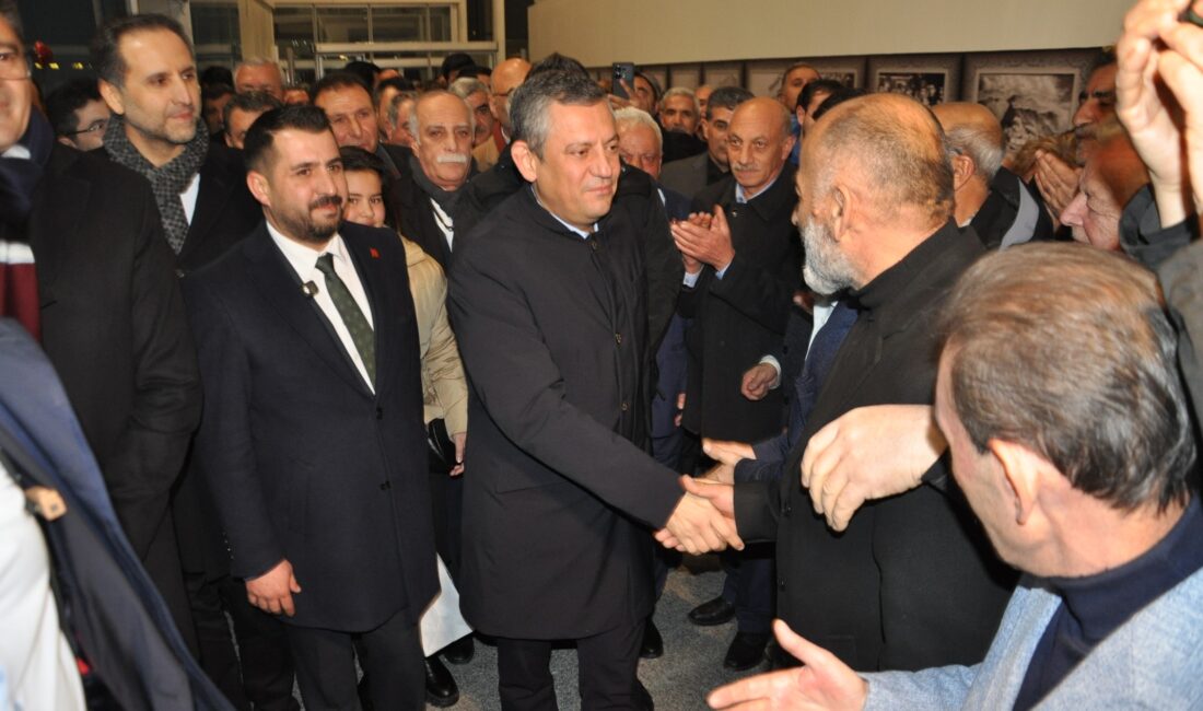 Cumhuriyet Halk Partisi (CHP) Genel Başkanı Özgür Özel, bir dizi