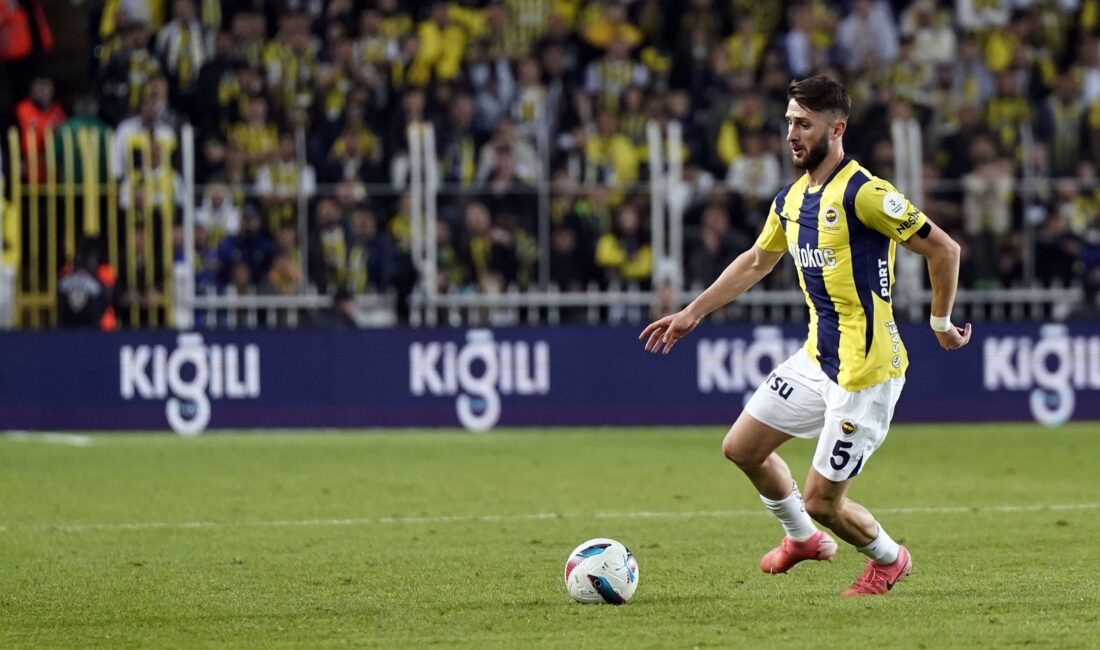 İsmail Yüksek’ten kötü haber Fenerbahçe forması giyen milli futbolcu İsmail Yüksek’in sağ arka adalesinde