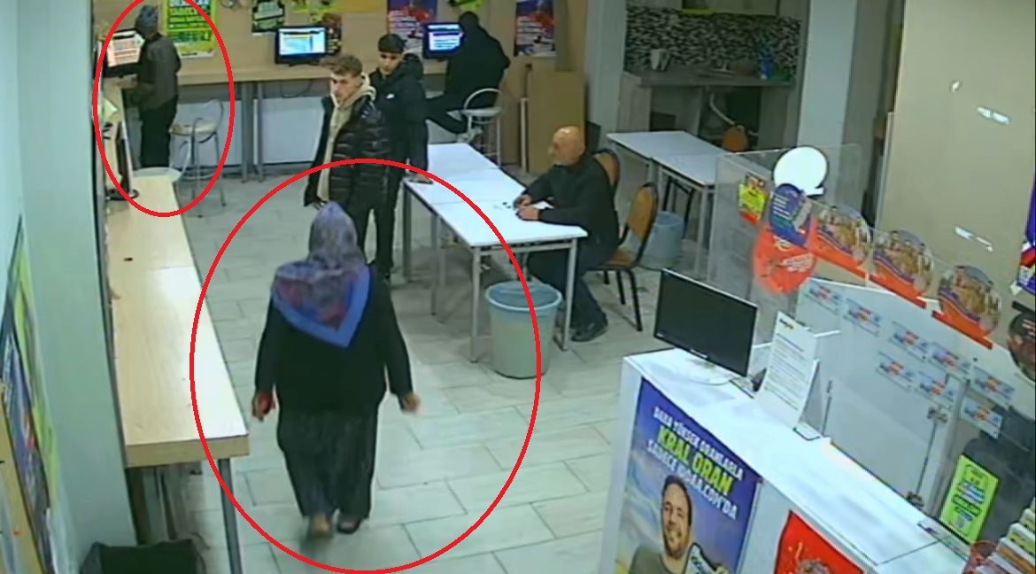 Bursa'da şans oyunları oynayan eşine kızan bir kadın, sinirlenerek dükkana
