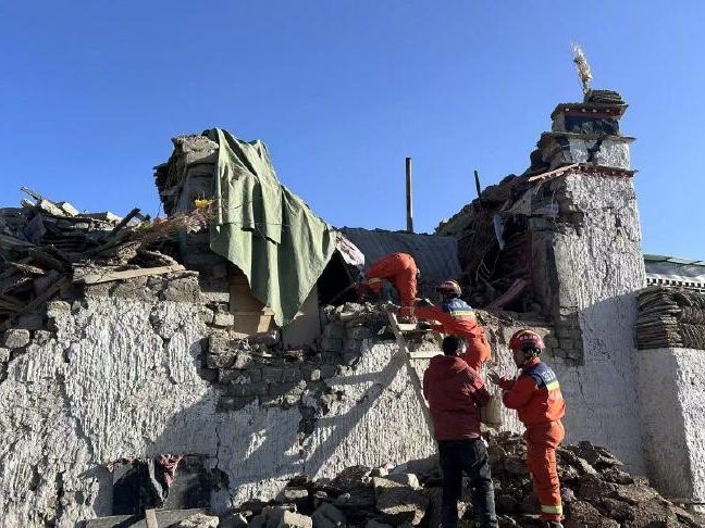 Çin’in Tibet Özerk Bölgesi’ndeki Shigatse kentinde meydana gelen 6,8 büyüklüğündeki