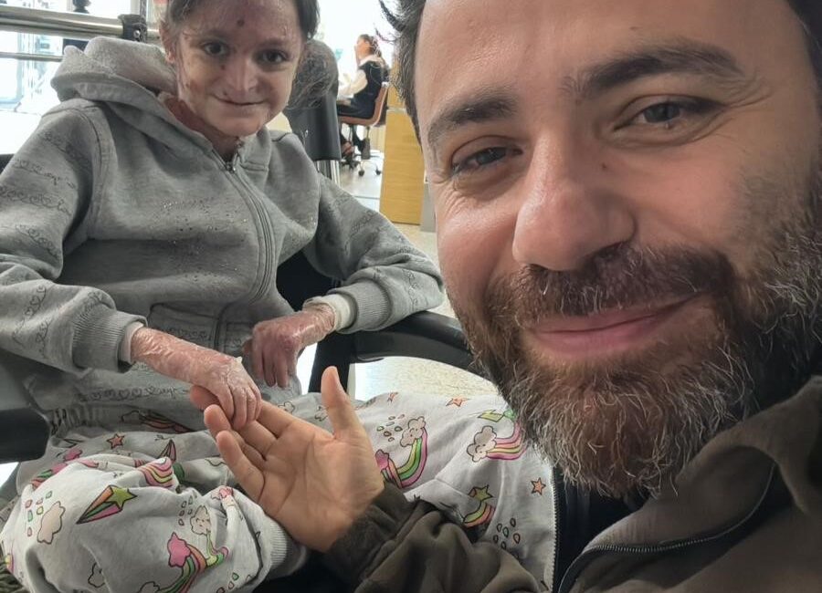 Adana yaşayan ve Kütahya'da tedavisi süren kelebek hastası Emel için