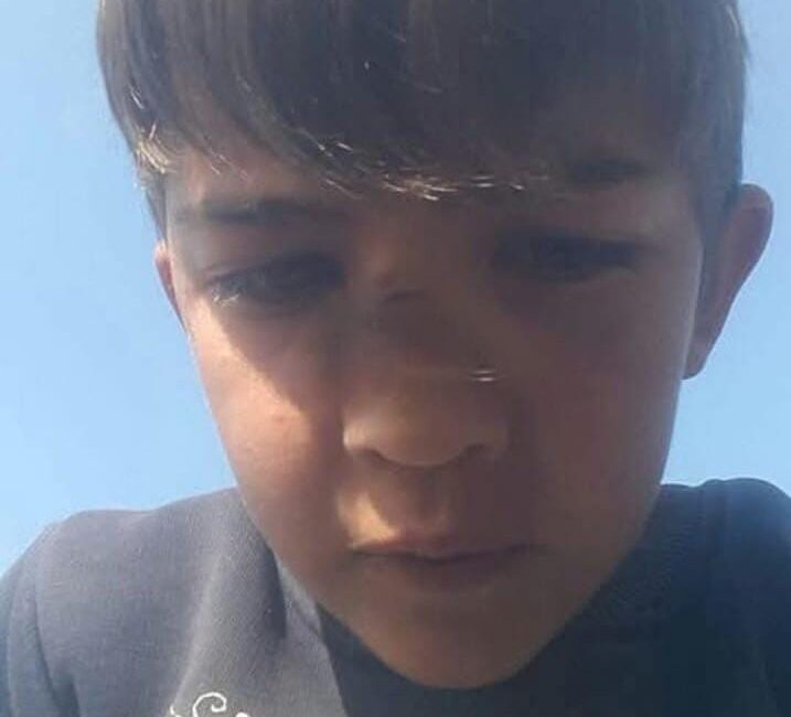 Havaya açılan ateşte bir çocuk ağır yaralandı! Adana’nın Kozan ilçesinde düğünde havaya açılan ateş sonucu 9 yaşındaki