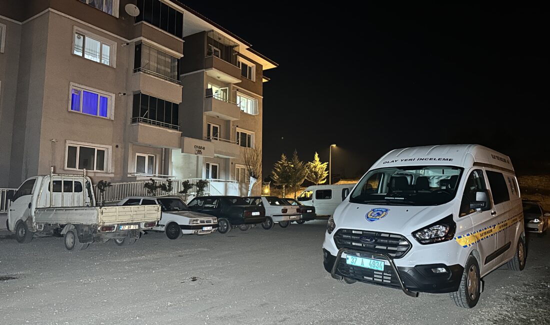  Kastamonu'da uyuşturucu parası yüzünden tartıştığı babasının evini basıp etrafa rastgele