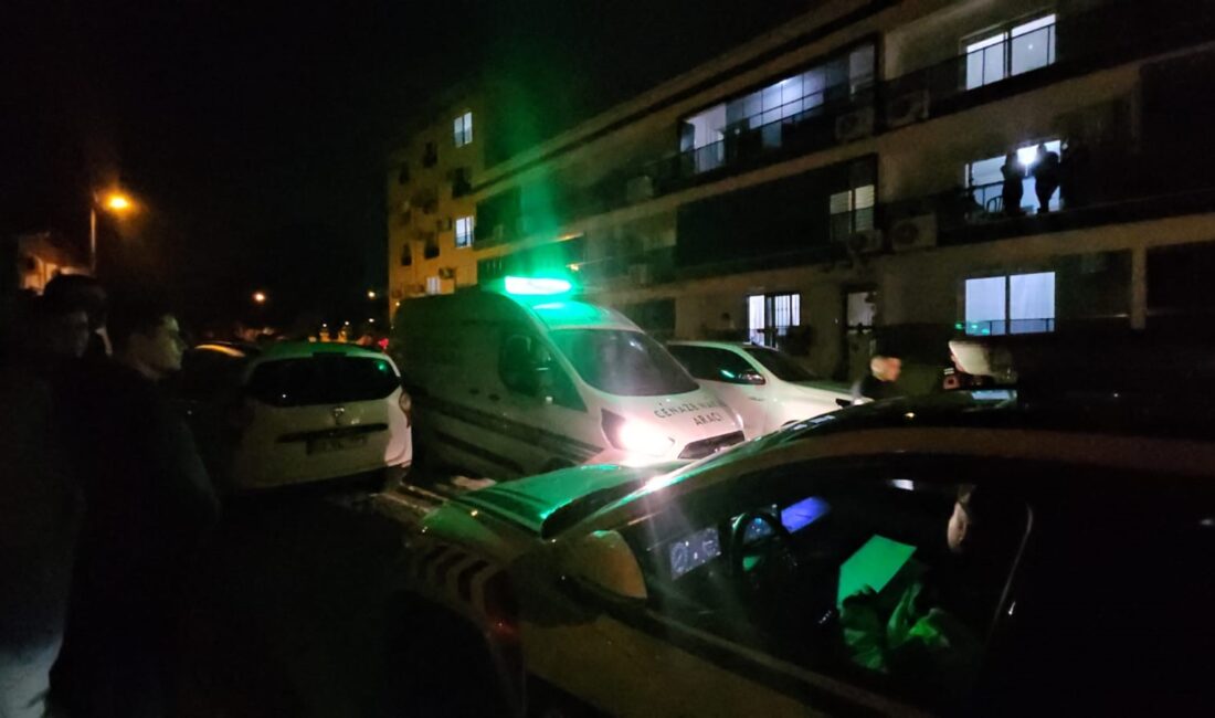  Aydın-Denizli Otoyolu'nda trafik jandarması olarak görev yapan Tolga Gökalp evinde