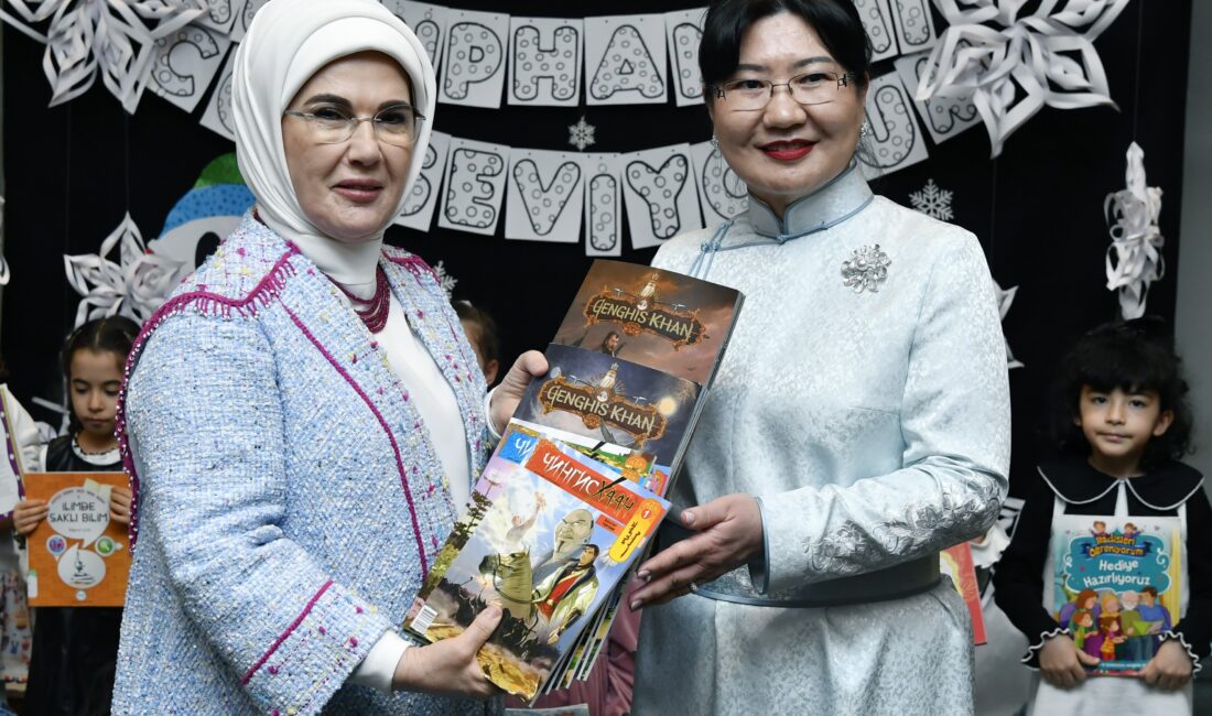 Cumhurbaşkanı Recep Tayyip Erdoğan'ın eşi Emine Erdoğan, Türkiye'ye resmi ziyarette