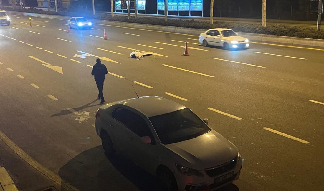 Ankara’nın Çankaya ilçesinde bir kadın, seyir halindeki araçtan atladı. Arkadan