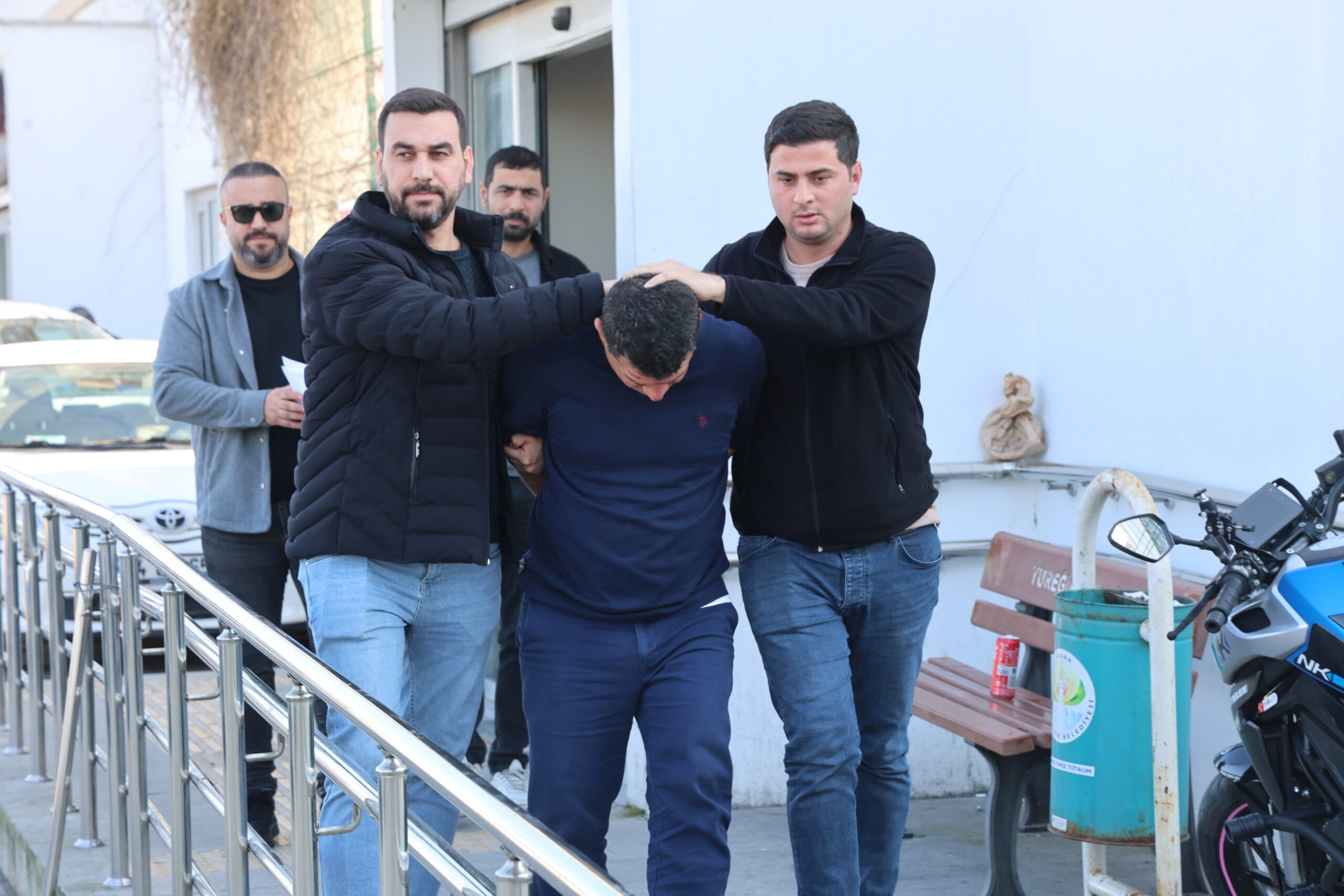 Adana'da ve Mersin'de aile katliamı yapan polisin ifadesinde, "Bunalımdaydım, bir