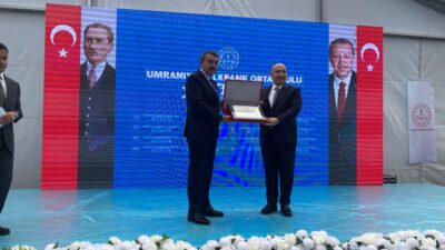 Ümraniye'de okul açılışı ve karne dağıtım törenine katılan Milli Eğitim