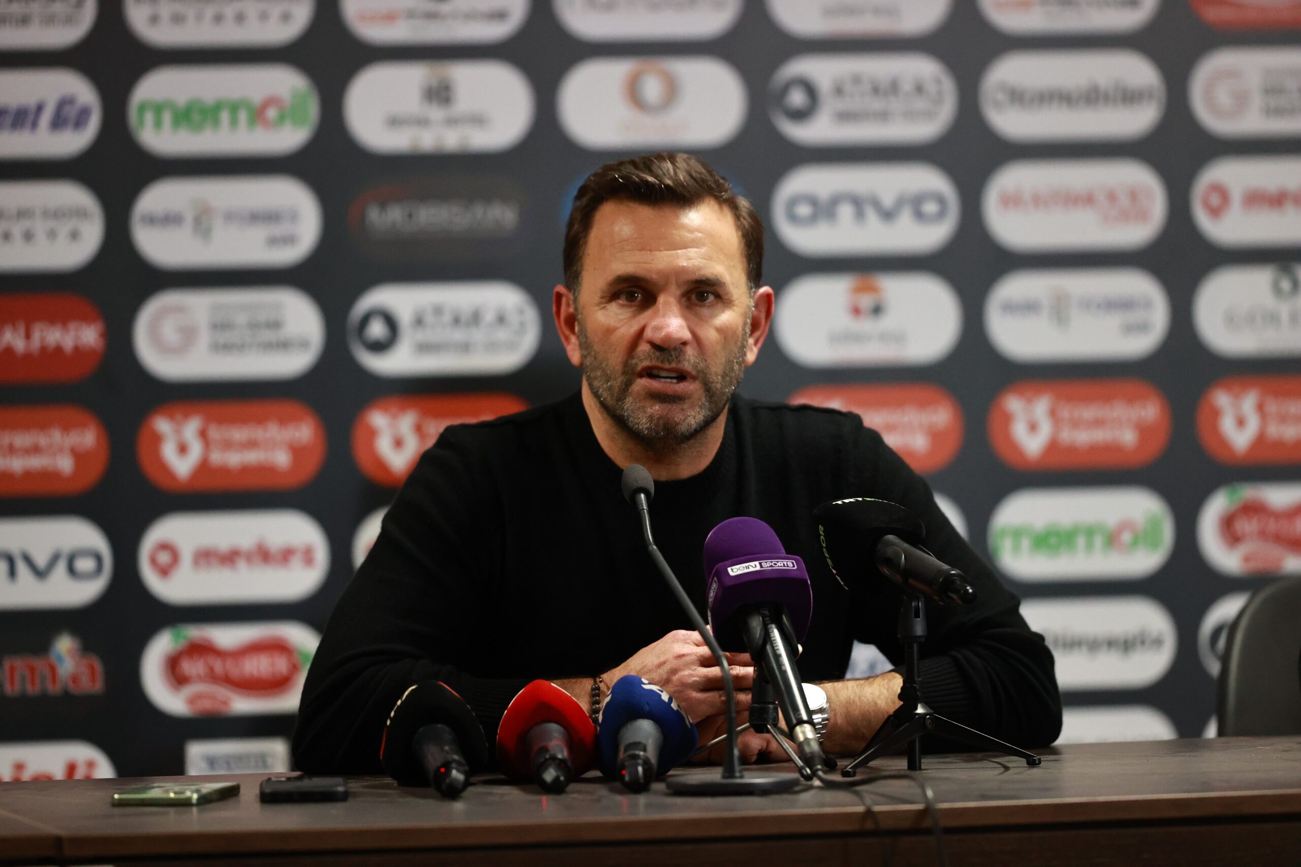 Galatasaray Teknik Direktörü Okan Buruk, Atakaş Hatayspor maçında çok iyi
