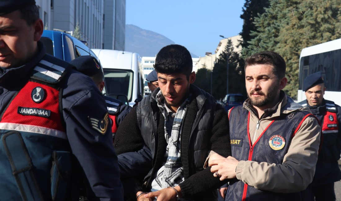 8 yıl boyunca planlanan cinayette yeni bir detay ortaya çıktı Denizli'de 2016 yılında babasını ayağından vurup, annesini darp eden yaşlı