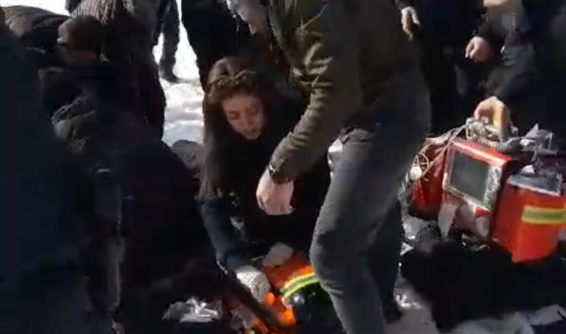 YÜKSEKOVA’DA BAŞIMIBOŞ KÖPEKLER DEHŞET SAÇTI: 12 YAŞINDAKİ KIZ AĞIR YARALANDI Hakkari'nin Yüksekova ilçesinde başıboş köpeklerin saldırısı sonucu 12 yaşındaki E.T